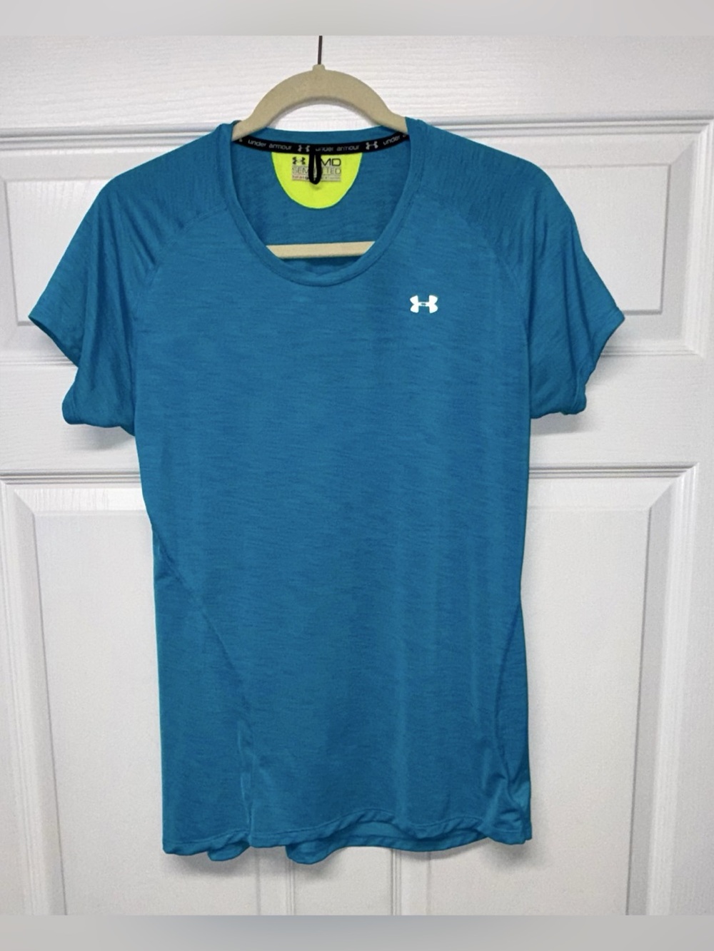 Women’s Blue Under Armour HeatGear Semi-Fitted Tee | Size: M